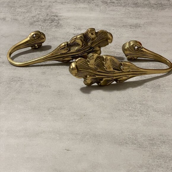 Vintage Two Piece Set Pair Solid Cast Brass Rococo Feather Curtain Tie Backs 10" - Picture 2 of 8